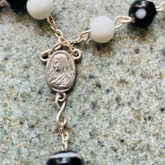 Rosary Heirloom hand turned black white & silver First Communion orConfirmation - Picture 11 of 12